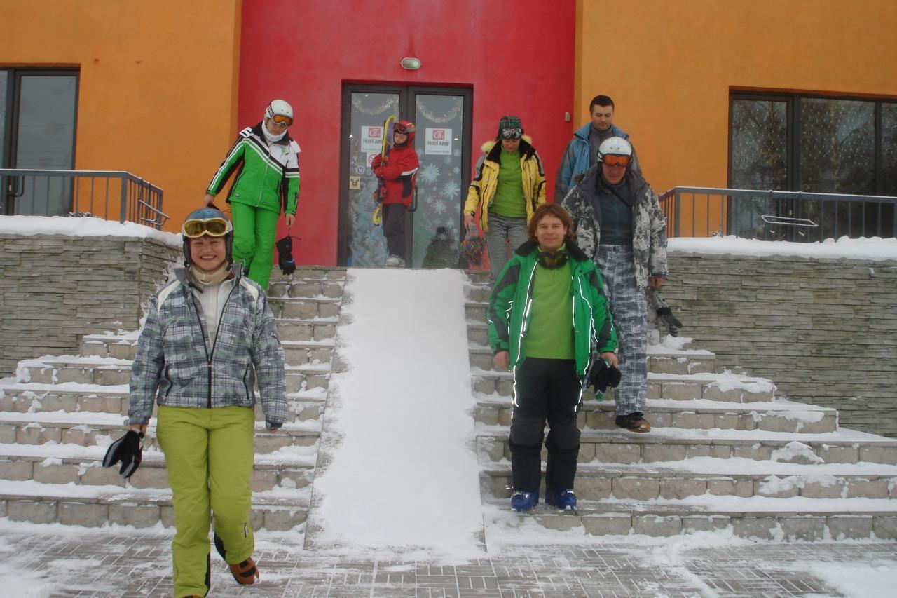 Amir Hotel Karakol Exterior foto