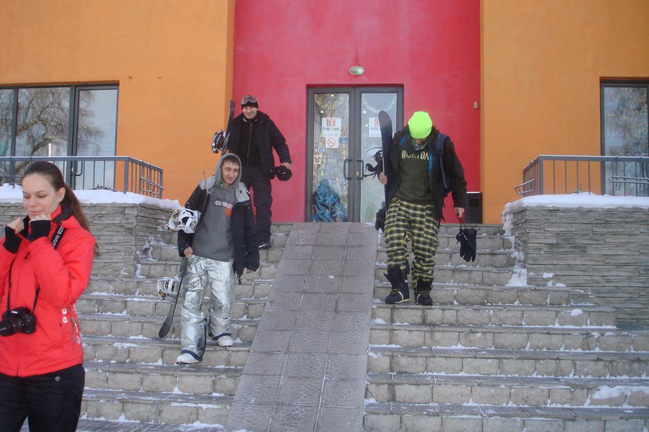 Amir Hotel Karakol Exterior foto